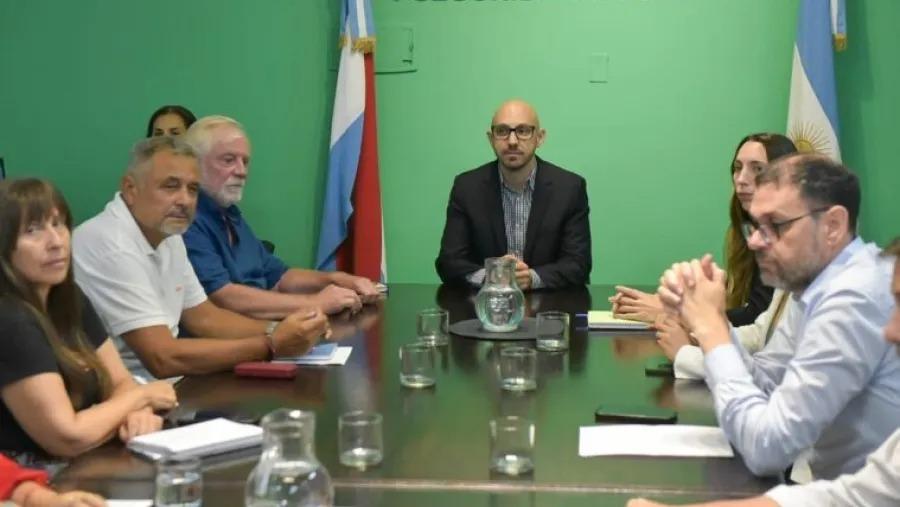 El Gobierno retoma el diálogo con estatales y docentes bajo la premisa del equilibrio fiscal