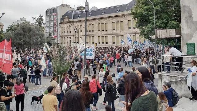 La comunidad universitaria se moviliza este martes en todo el país