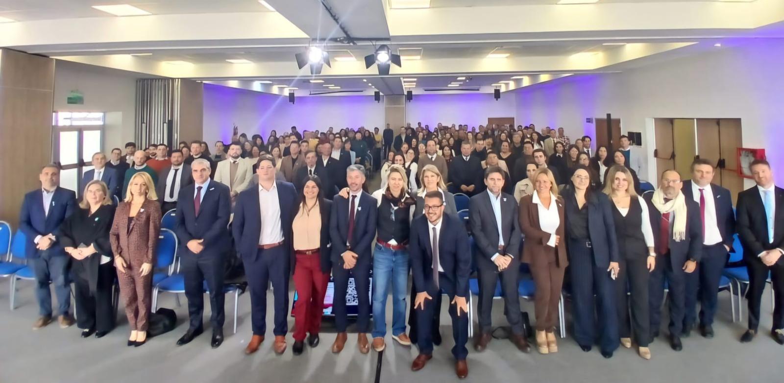 El gobernador Frigerio y los principales referentes de la Justicia entrerriana, presentes en un encuentro clave contra el delito digital