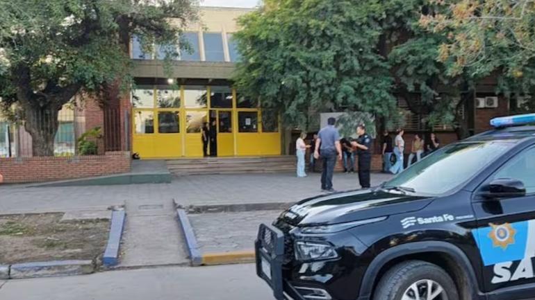 Santa Fe: ya hay familias que pagaron los operativos por amenazas en escuelas y aseguran que bajaron los casos