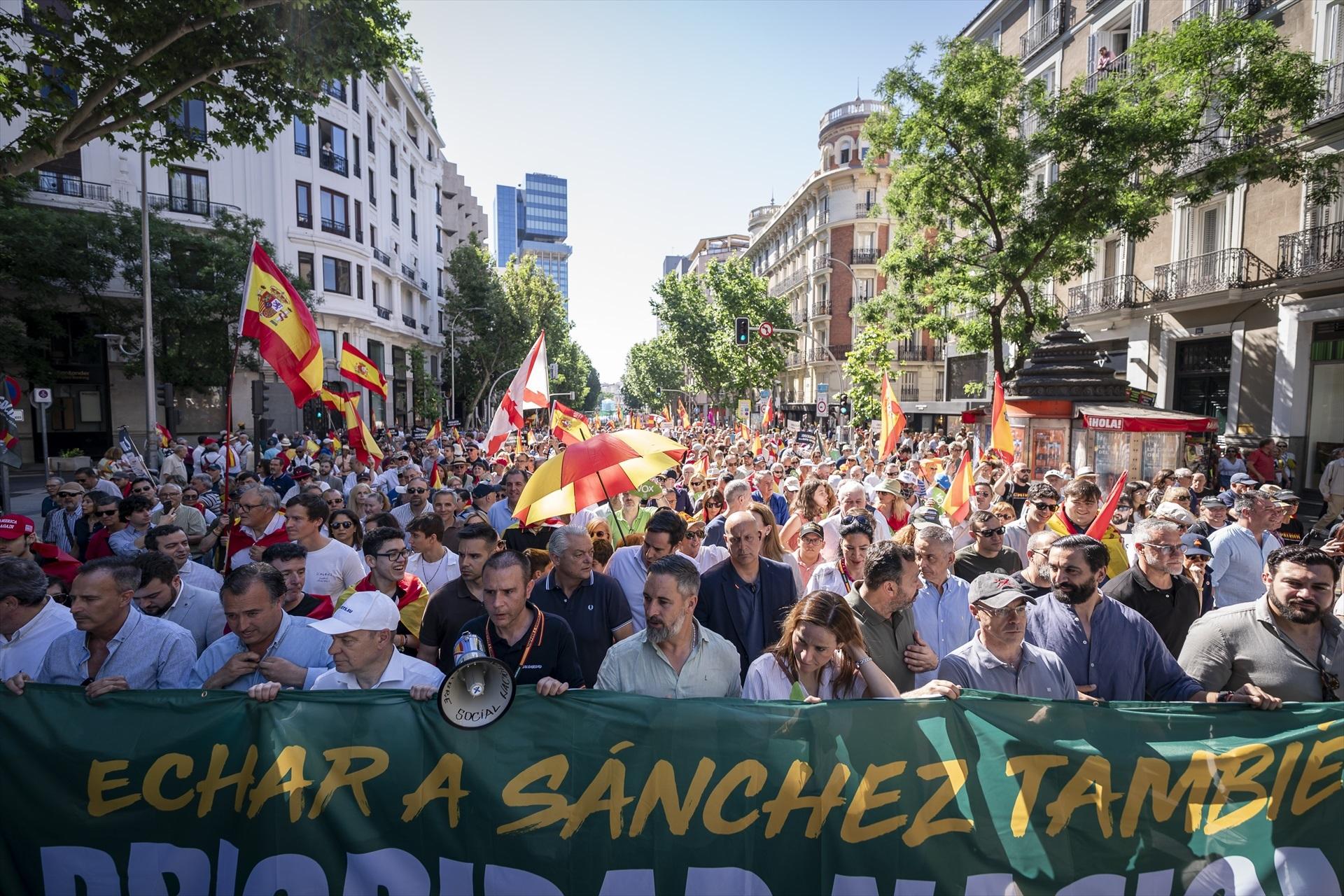 Masiva marcha en Madrid para exigir la renuncia de Pedro Sánchez y el adelanto de elecciones
