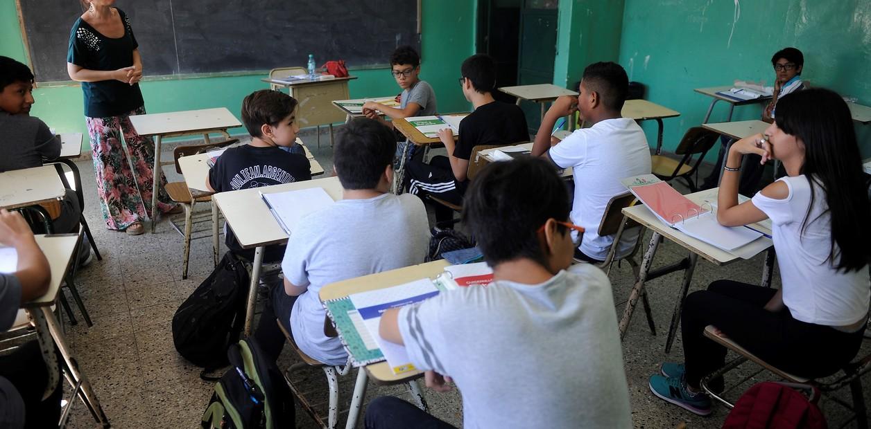 Redireccionan 500 millones de pesos al sistema de becas estudiantiles