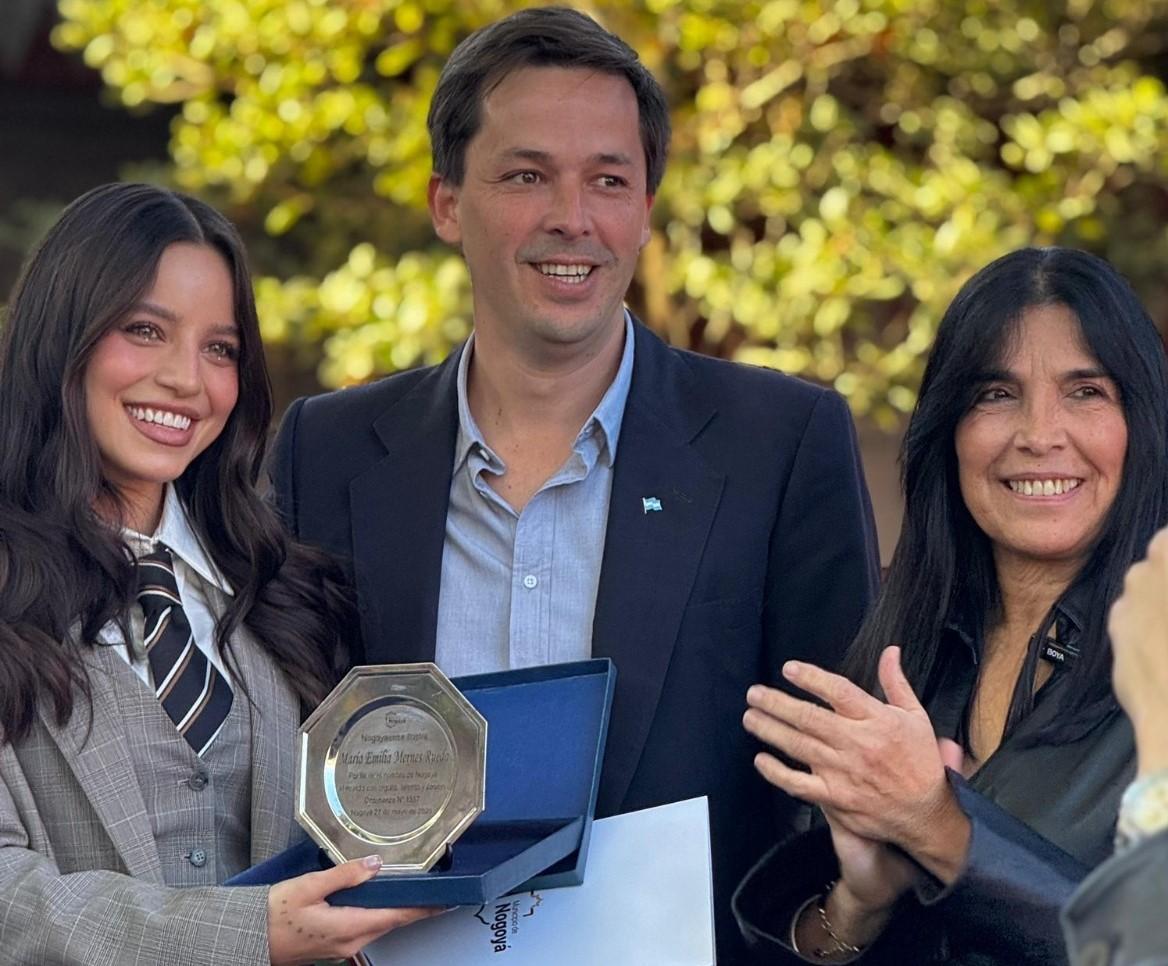 Emilia Mernes fue declarada Ciudadana Ilustre en medio de una fiesta multitudinaria en su Nogoyá natal