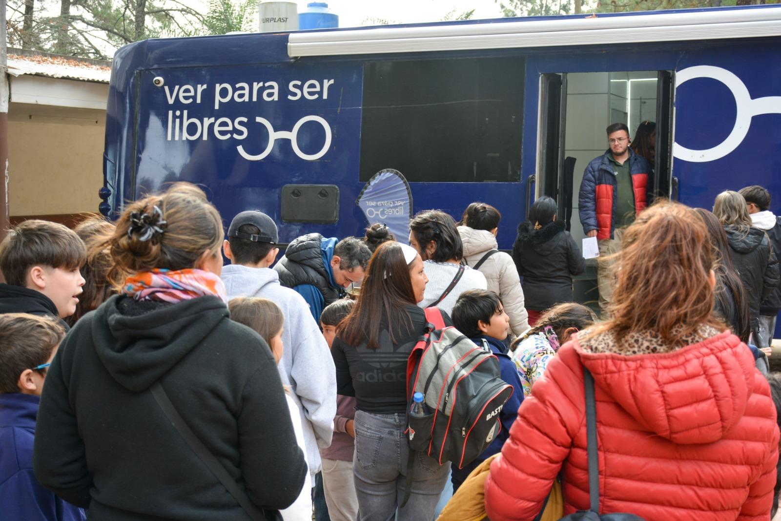 El programa "Ver para Ser Libres" entregó más de mil anteojos gratuitos en Concordia