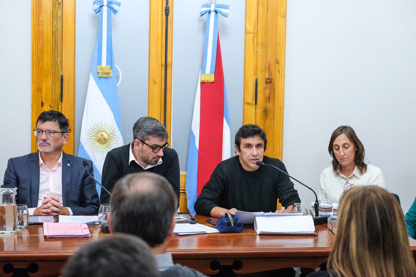 Los gremios docentes expusieron en el Senado su postura sobre los cambios en la Caja de Jubilaciones