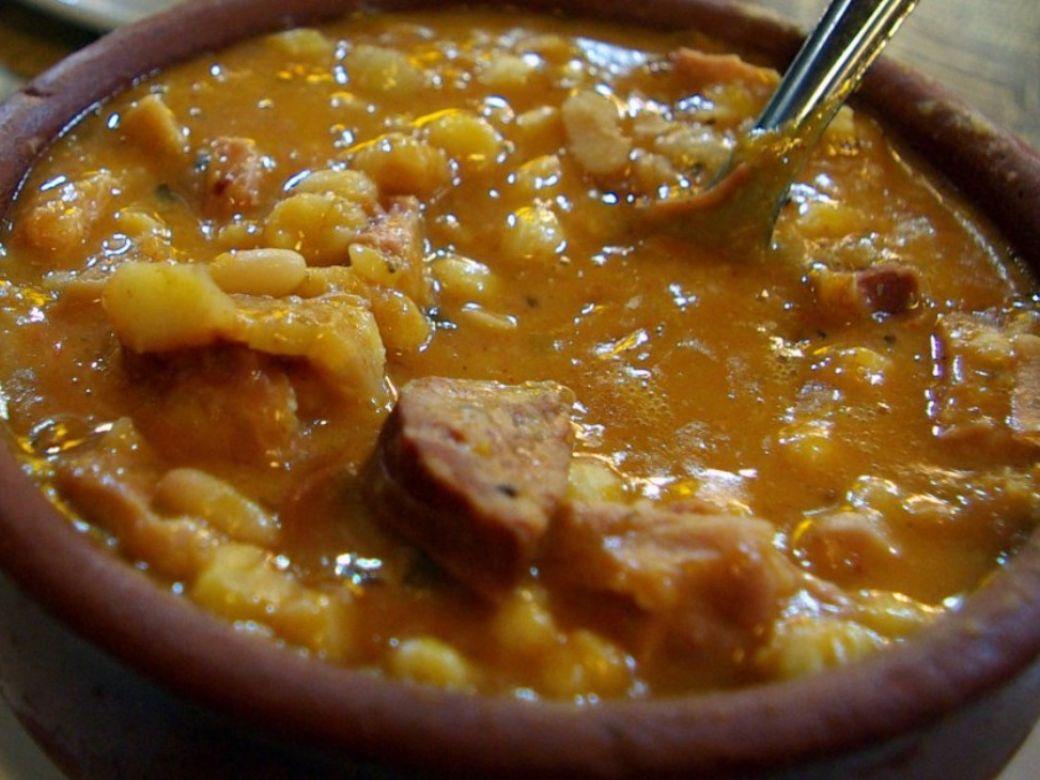 Locro, música y feria de emprendedores: Viale se prepara para una nueva edición del Locro Fest