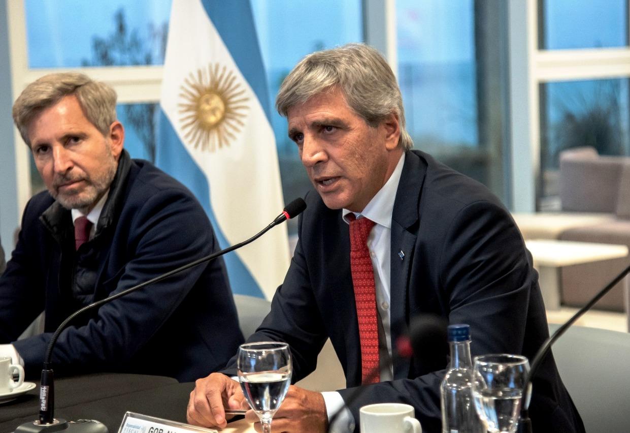 El ministro Caputo encabezó la cumbre del Consejo Federal de Responsabilidad Fiscal, se reunió con el gobernador y con empresarios