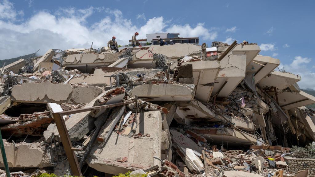 La cifra de muertos por los terremotos en Venezuela asciende a 1.450 y continúan las tareas de rescate