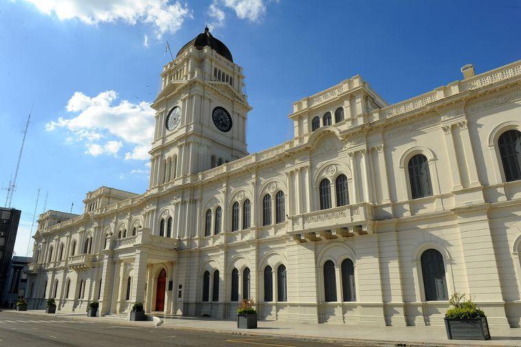 El Gobierno provincial convocó a los gremios estatales y docentes a una nueva reunión paritaria