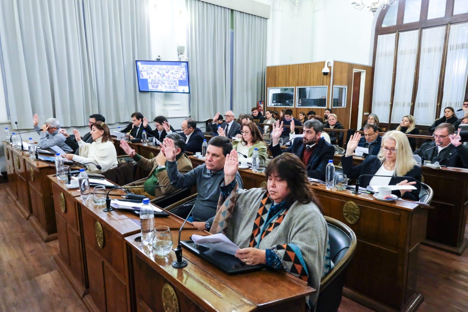 El Senado entrerriano derogó por unanimidad las pensiones de privilegio para gobernadores y vicegobernadores
