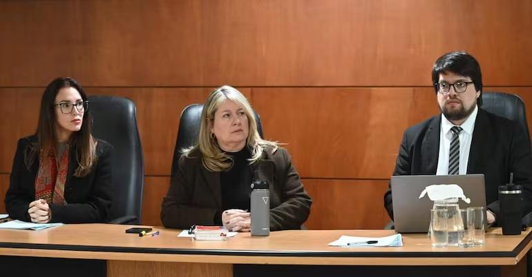 En Paraguay, el tribunal impuso penas de prisión en suspenso para Edgardo Kueider y su pareja