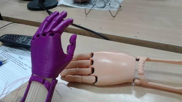 Diamante: estudiantes fabrican en 3D elementos clave para la autonomía de personas con discapacidad
