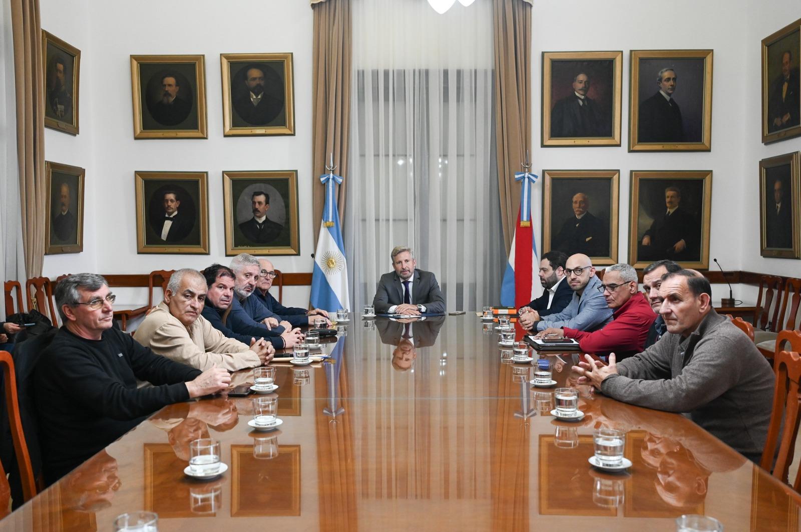 Gremios destacaron el compromiso de Frigerio con la crisis de Granja Tres Arroyos