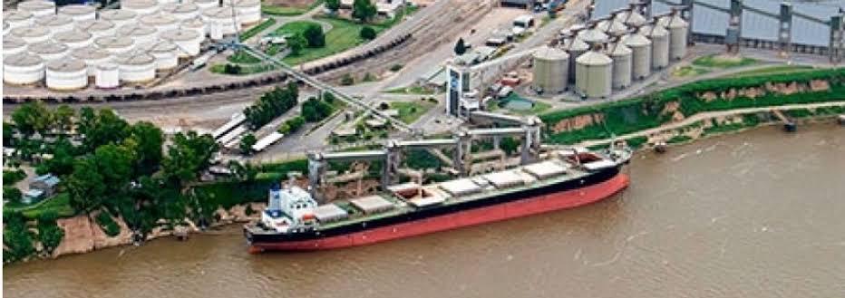 Puertos paralizados: el conflicto con los prácticos frena la agroindustria y el sector energético