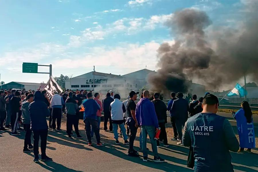 El Gobierno ordenó dejar sin efecto los despidos en el conflicto de la Granja Tres Arroyos