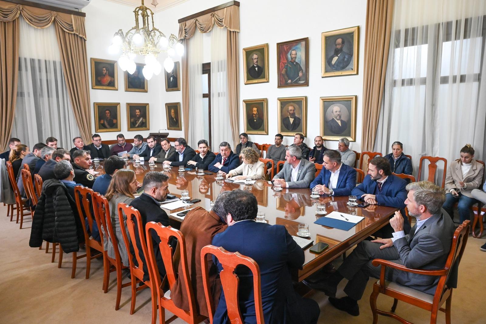 Frigerio reunió a intendentes para coordinar acciones ante los posibles efectos de El Niño