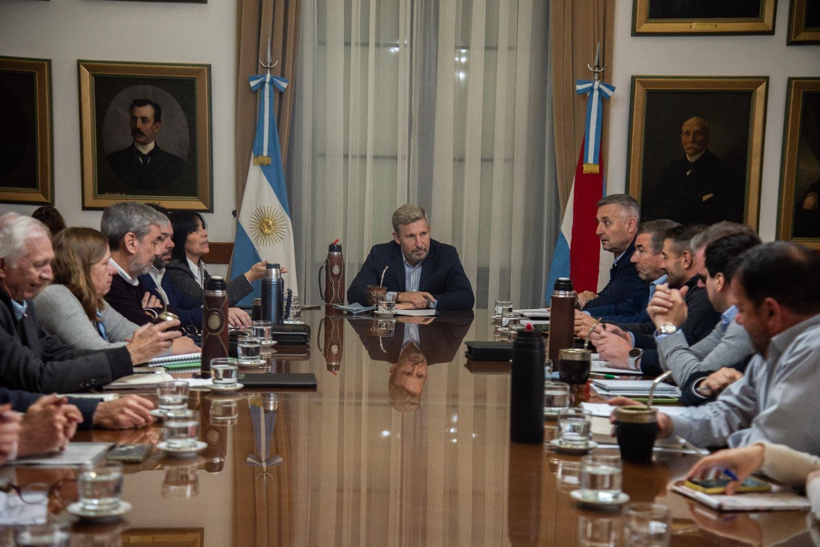 Inversión vial y desarrollo portuario: los ejes de la reunión de gabinete provincial