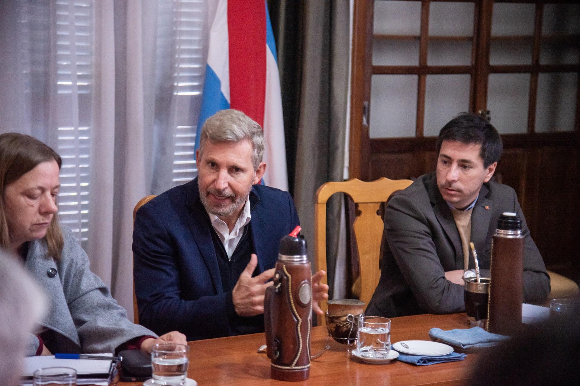 Frigerio encabezó la primera reunión del espacio que seguirá de cerca el sistema de comedores escolares