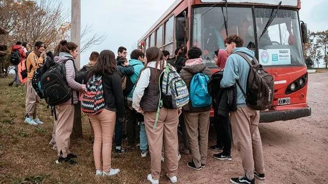 El transporte escolar rural en Entre Ríos alcanzará a 10.300 estudiantes este 2026