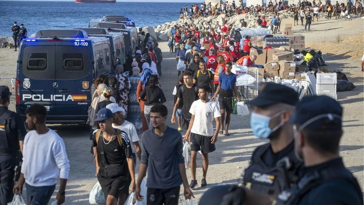 Ceuta es un polvorín y complica a Sánchez a meses de las elecciones en España