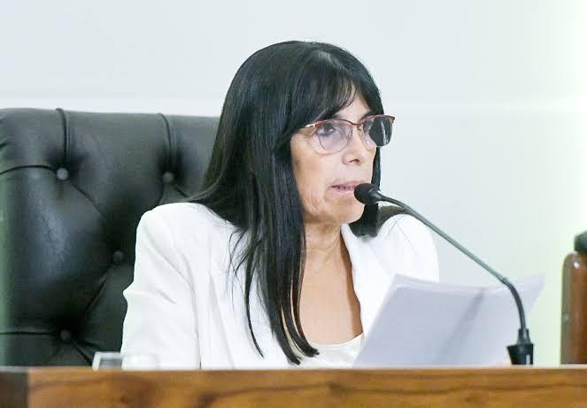 “Si pedimos esfuerzo, tenemos que empezar por nosotros": el mensaje de la vicegobernadora Aluani tras eliminarse las pensiones vitalicias
