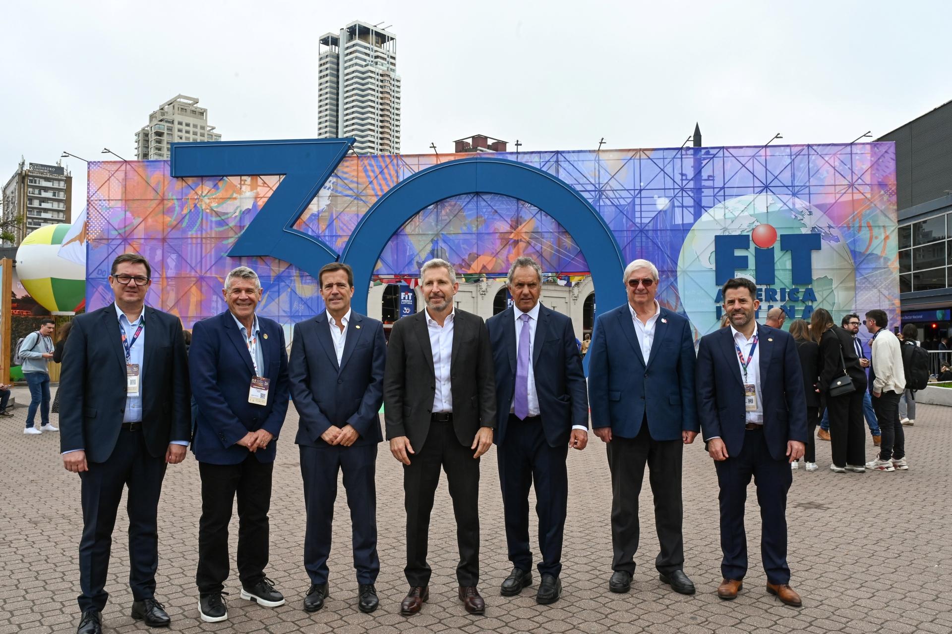 Frigerio recorrió el espacio de Entre Ríos en la Feria Internacional de Turismo