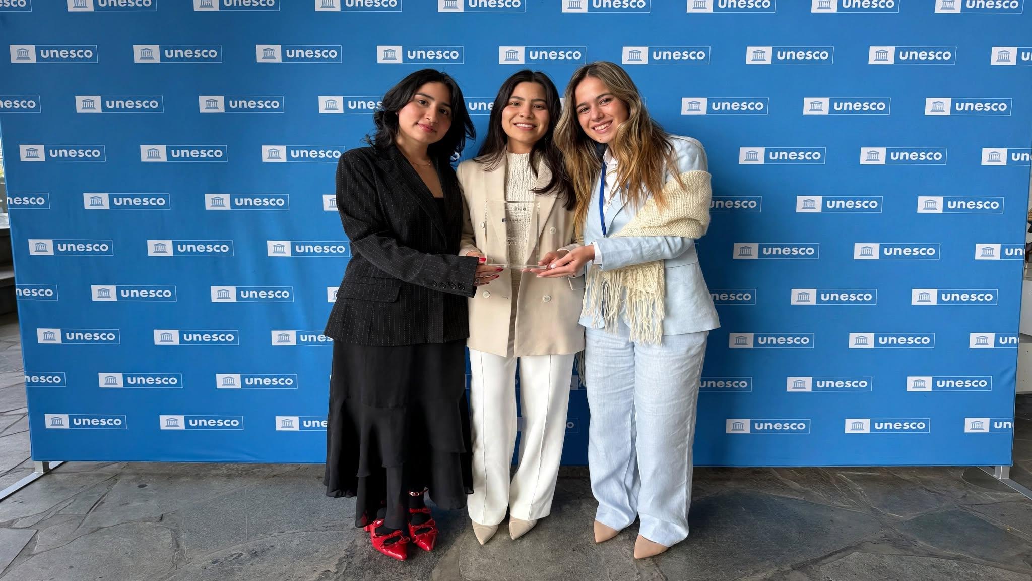 Manos que sueñan: una argentina ganó un concurso internacional para que las tejedoras del Norte vendan sin intermediarios