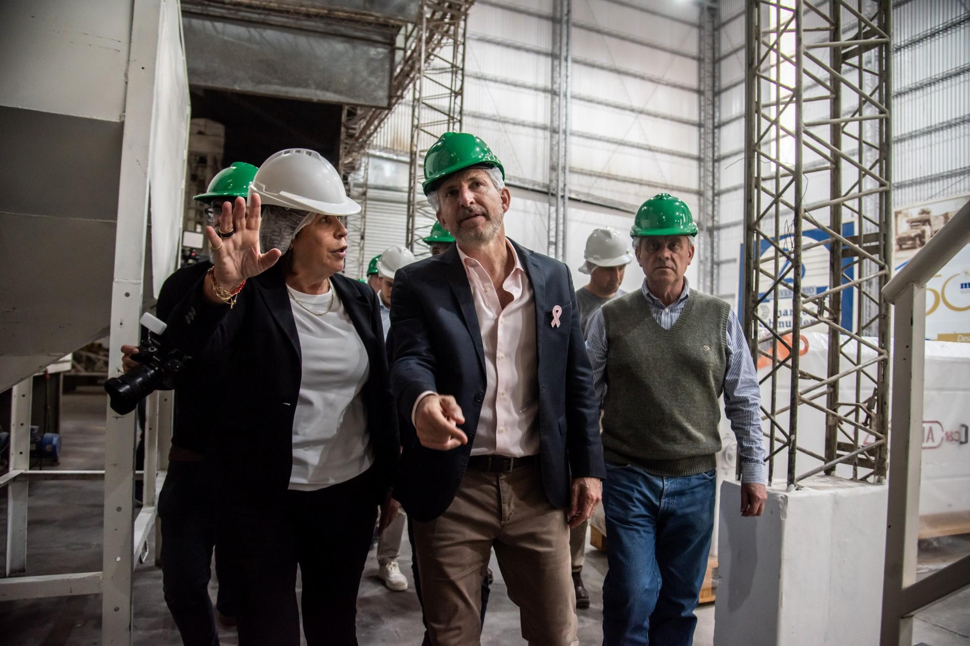 Frigerio visitó una empresa arrocera de San Salvador que amplía su capacidad productiva con financiamiento del CFI