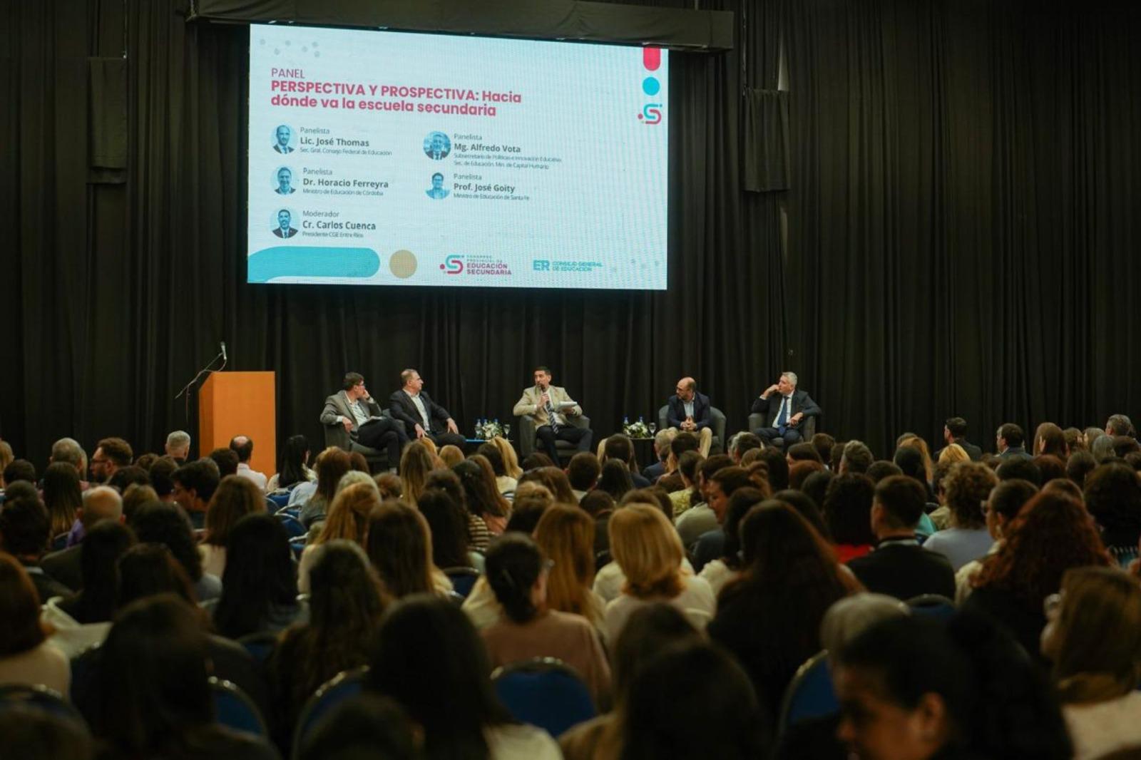 Más de 5000 docentes debatieron el futuro de la escuela secundaria en Entre Ríos